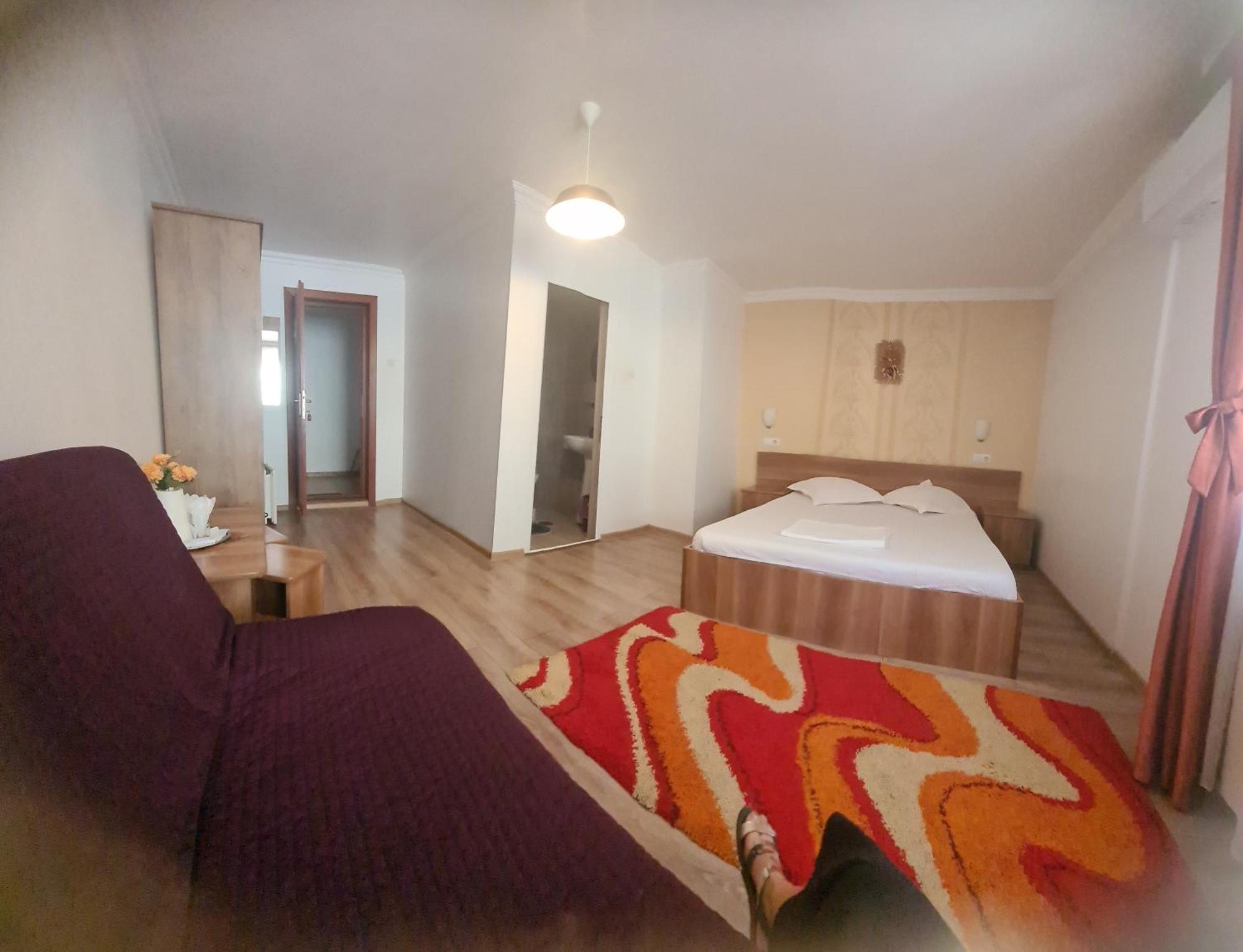 Guesthouse Magic Baile Herculane Exterior photo