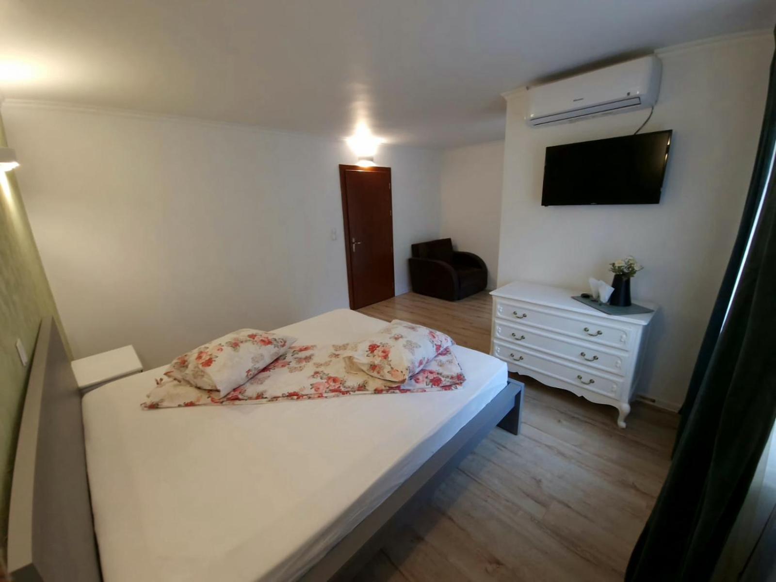 Guesthouse Magic Baile Herculane Exterior photo