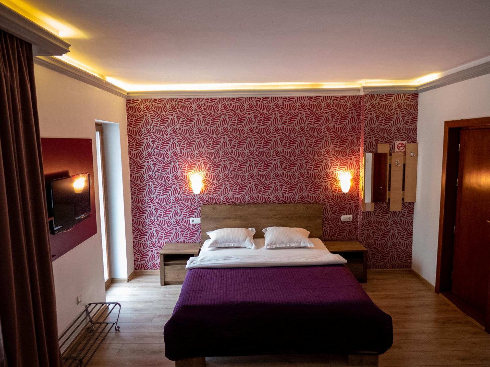 Guesthouse Magic Baile Herculane Exterior photo